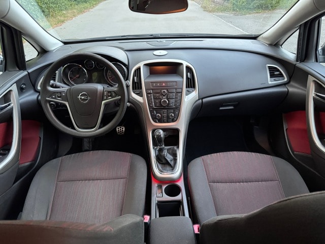 OPEL Astra SportsTourer 1.4i 16V Turbo Enjoy-image-9