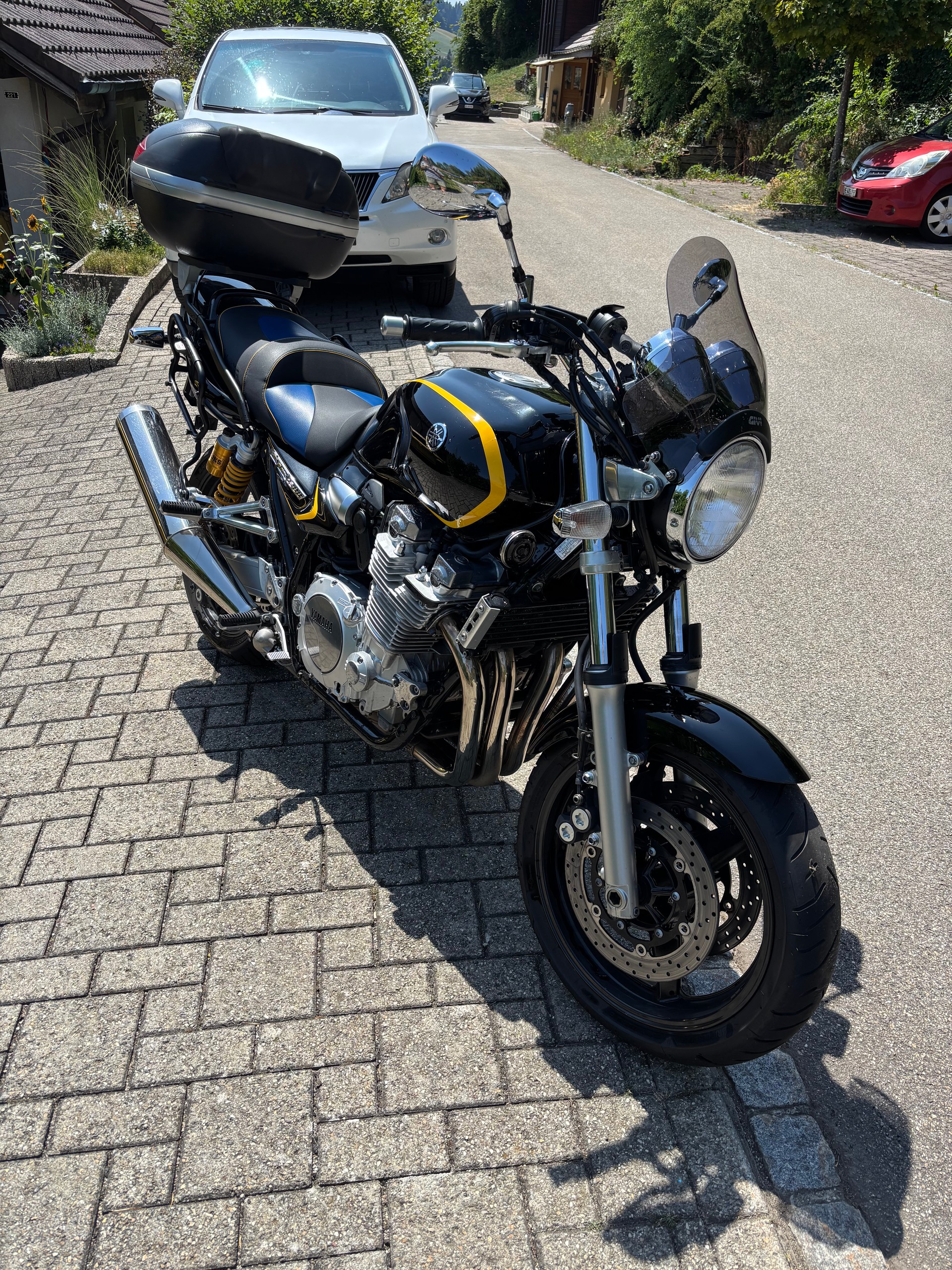 YAMAHA XJR 1300-image-4
