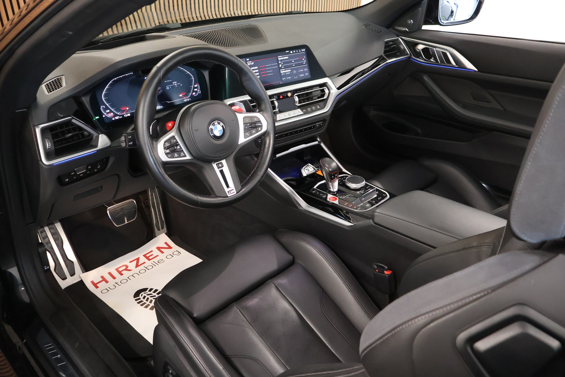 BMW M4 Cabrio Competition M xDrive-image-13