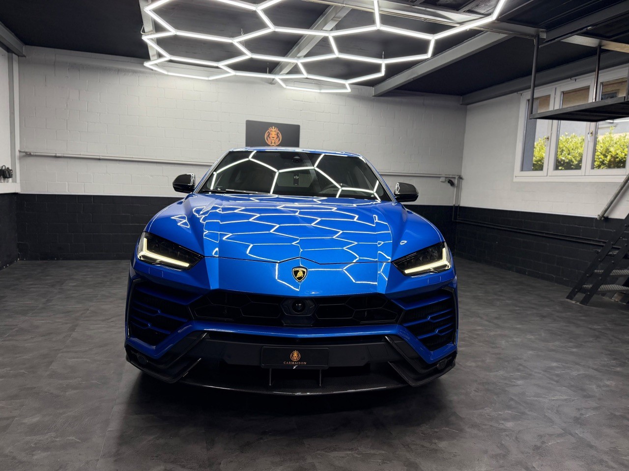 LAMBORGHINI Urus E-Gear | Akrapovic | Full Carbon | Panorama Dach | Lambo Garantie-showroom-element-1