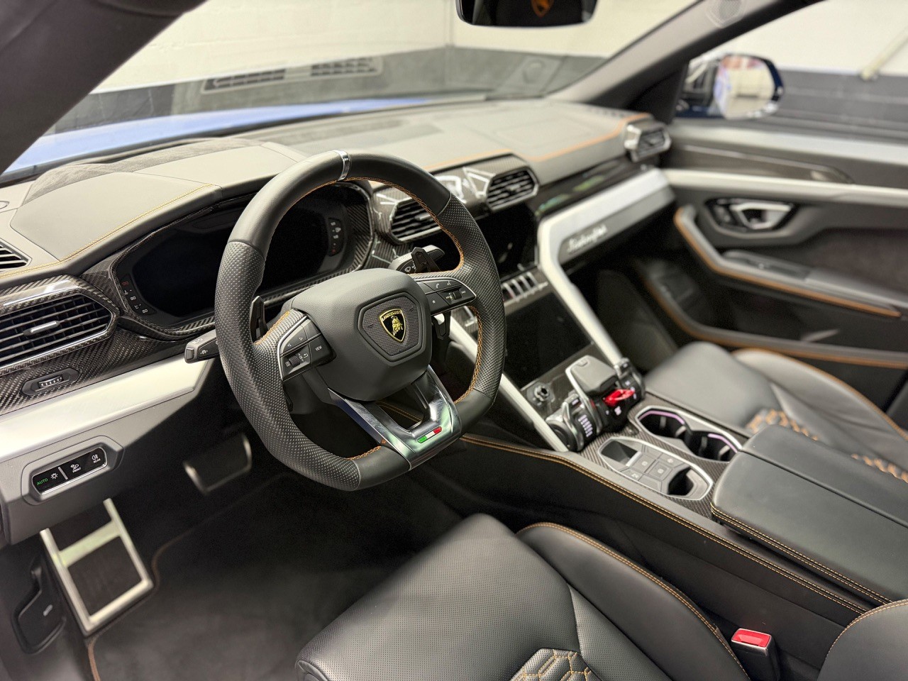 LAMBORGHINI Urus E-Gear | Akrapovic | Full Carbon | Panorama Dach | Lambo Garantie-image-14