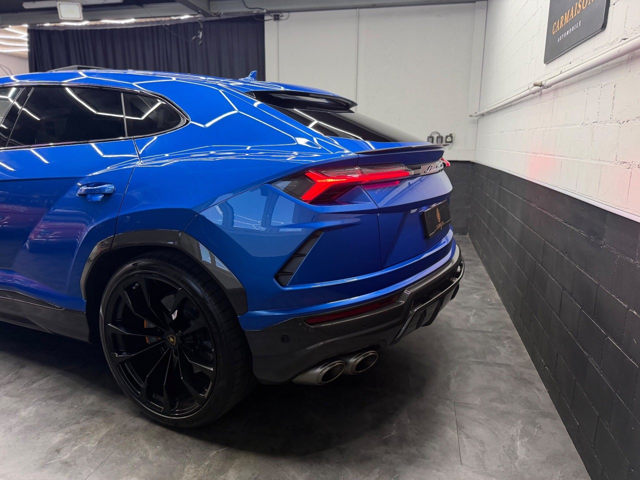 LAMBORGHINI Urus E-Gear | Akrapovic | Full Carbon | Panorama Dach | Lambo Garantie-image-9