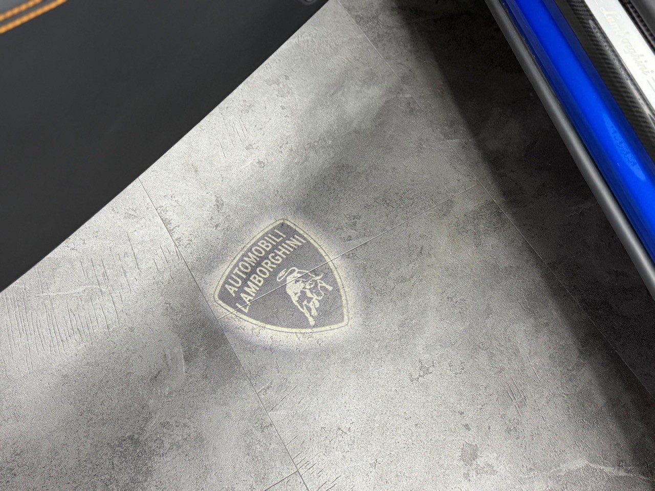 LAMBORGHINI Urus E-Gear | Akrapovic | Full Carbon | Panorama Dach | Lambo Garantie-image-25