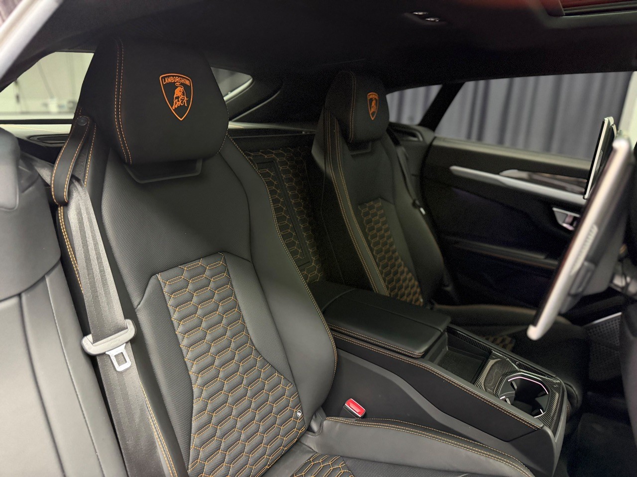 LAMBORGHINI Urus E-Gear | Akrapovic | Full Carbon | Panorama Dach | Lambo Garantie-image-17
