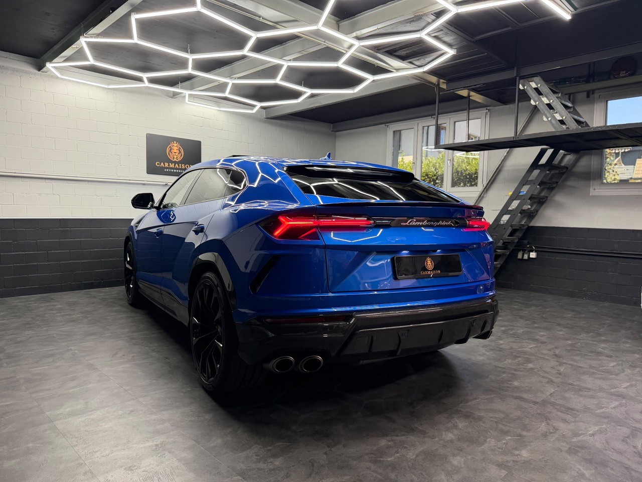 LAMBORGHINI Urus E-Gear | Akrapovic | Full Carbon | Panorama Dach | Lambo Garantie-image-4