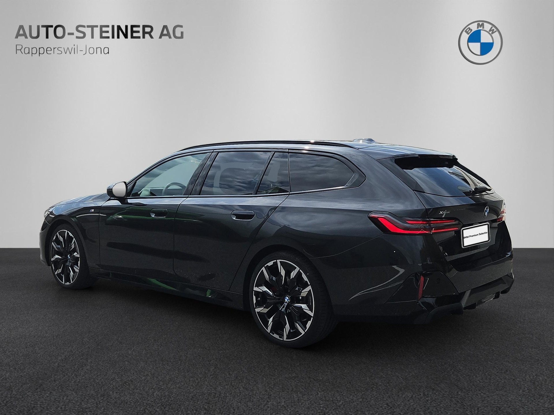 BMW 540d xDrive Touring-showroom-element-2