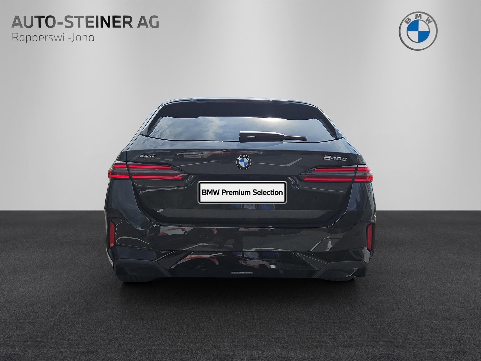 BMW 540d xDrive Touring-showroom-element-3