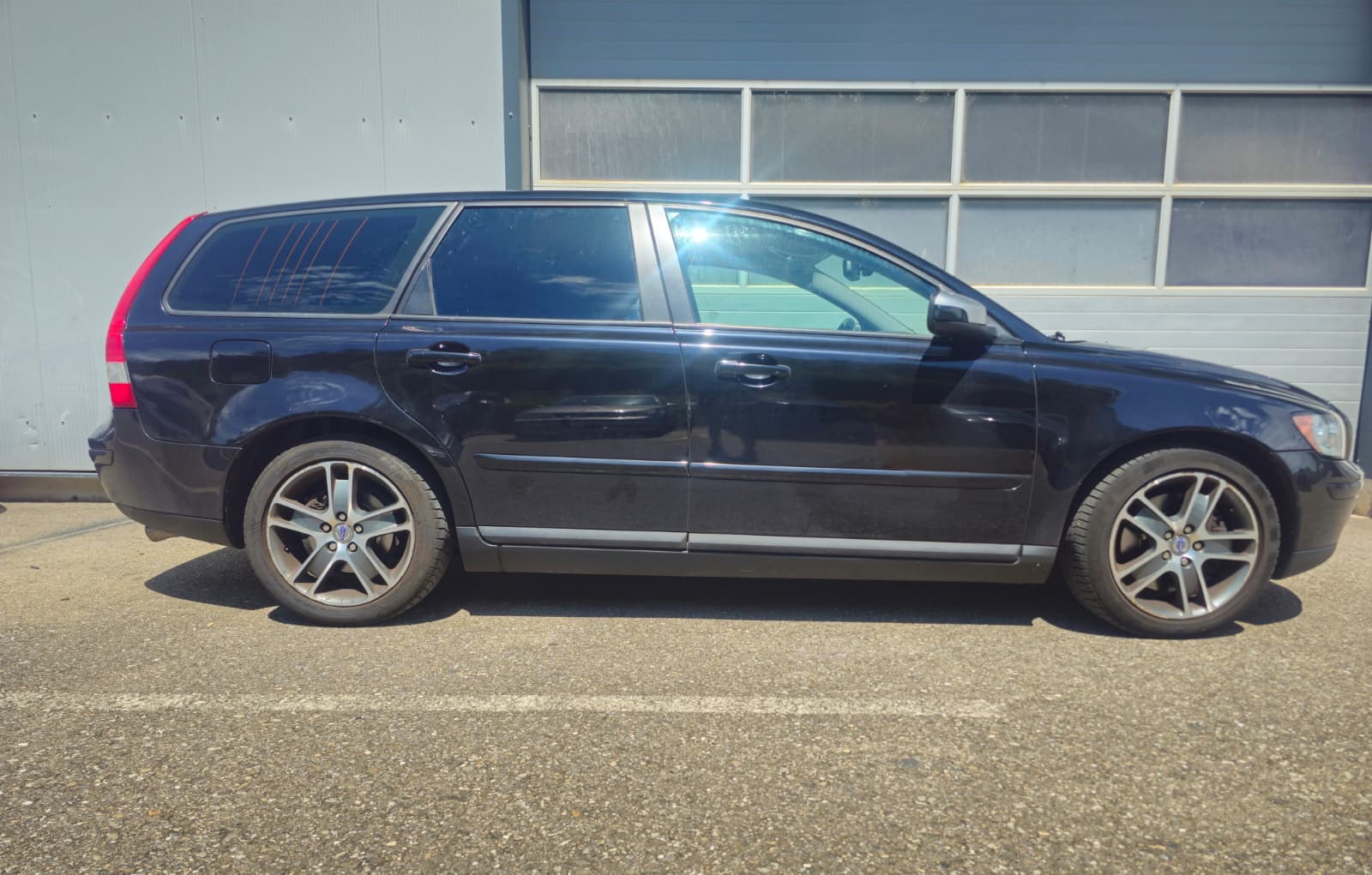 VOLVO V50 D5-showroom-element-3