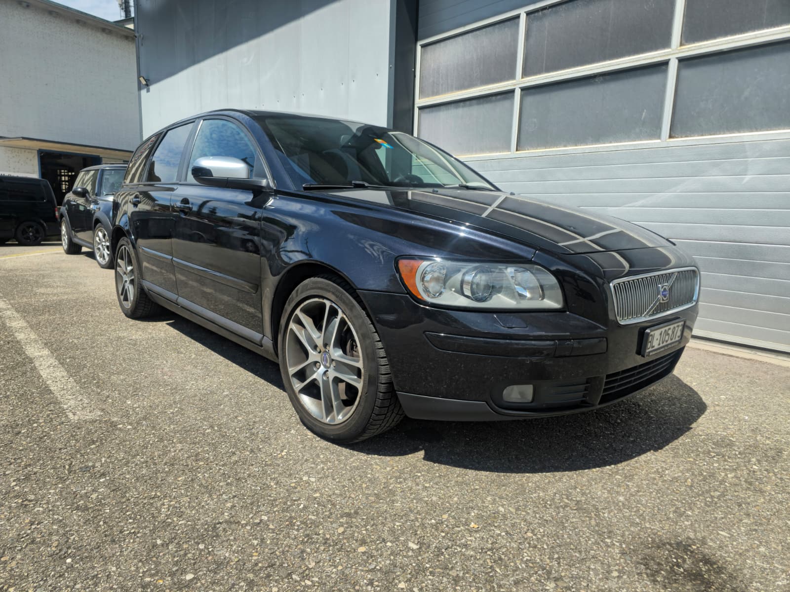 VOLVO V50 D5-showroom-element-2