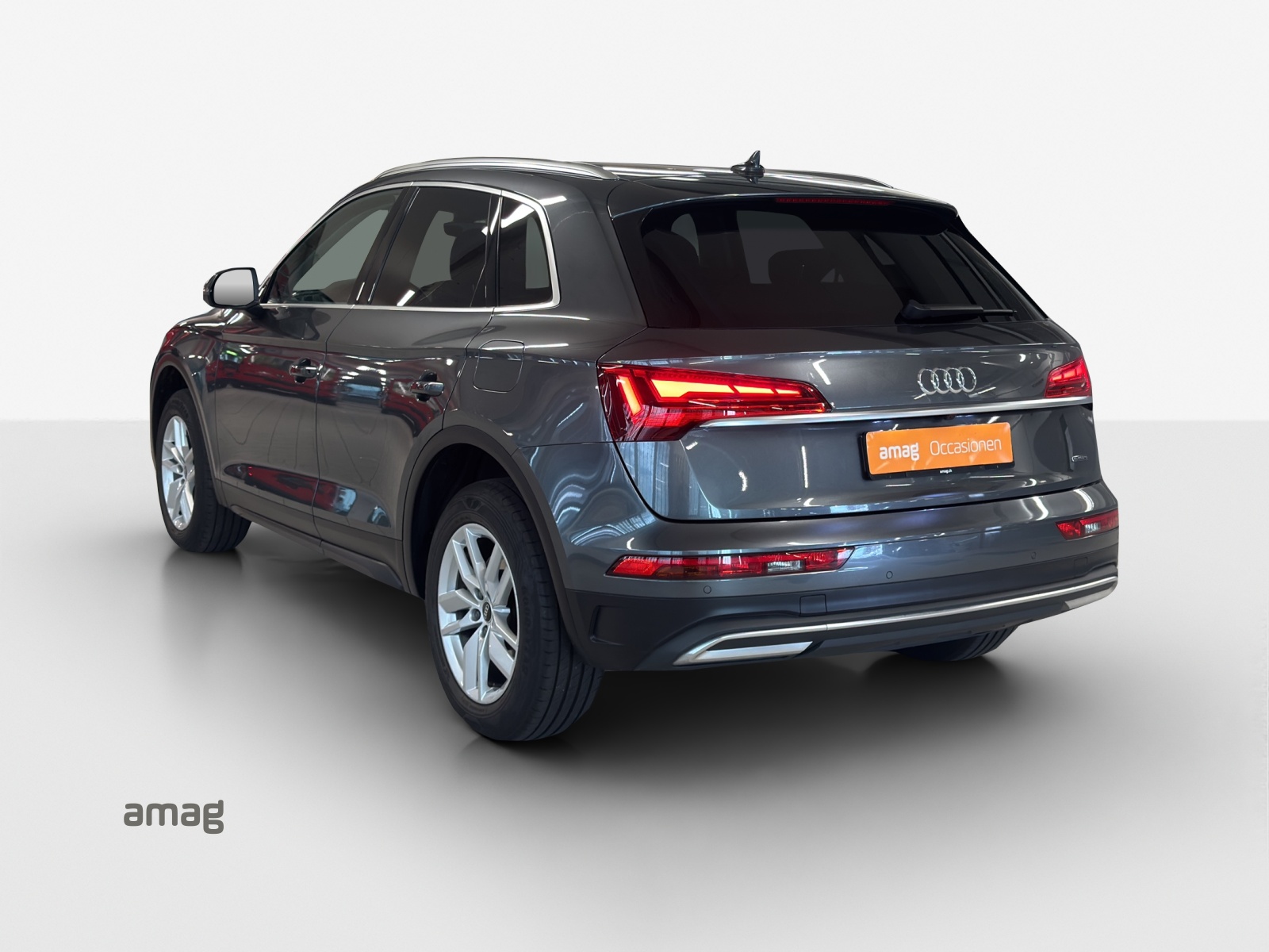 AUDI Q5 50 TFSI e PHEV quattro S-tronic-showroom-element-2
