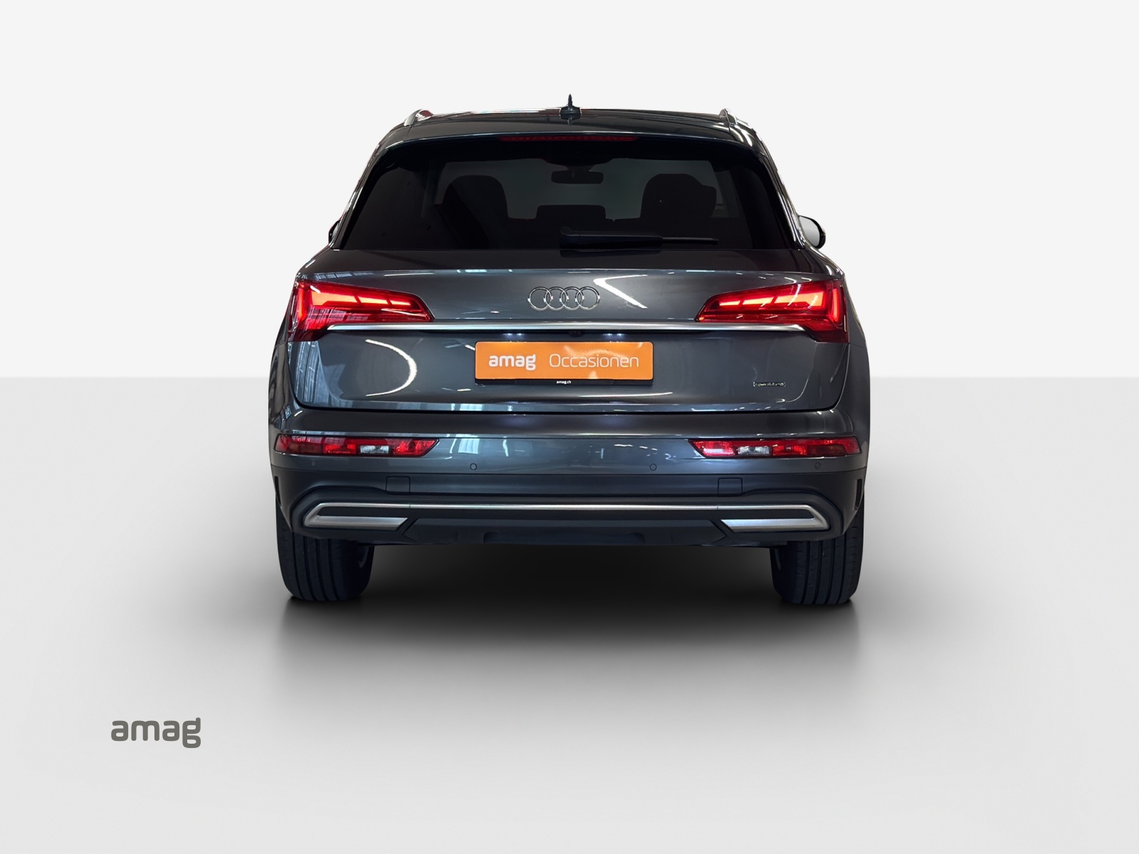 AUDI Q5 50 TFSI e PHEV quattro S-tronic-showroom-element-3