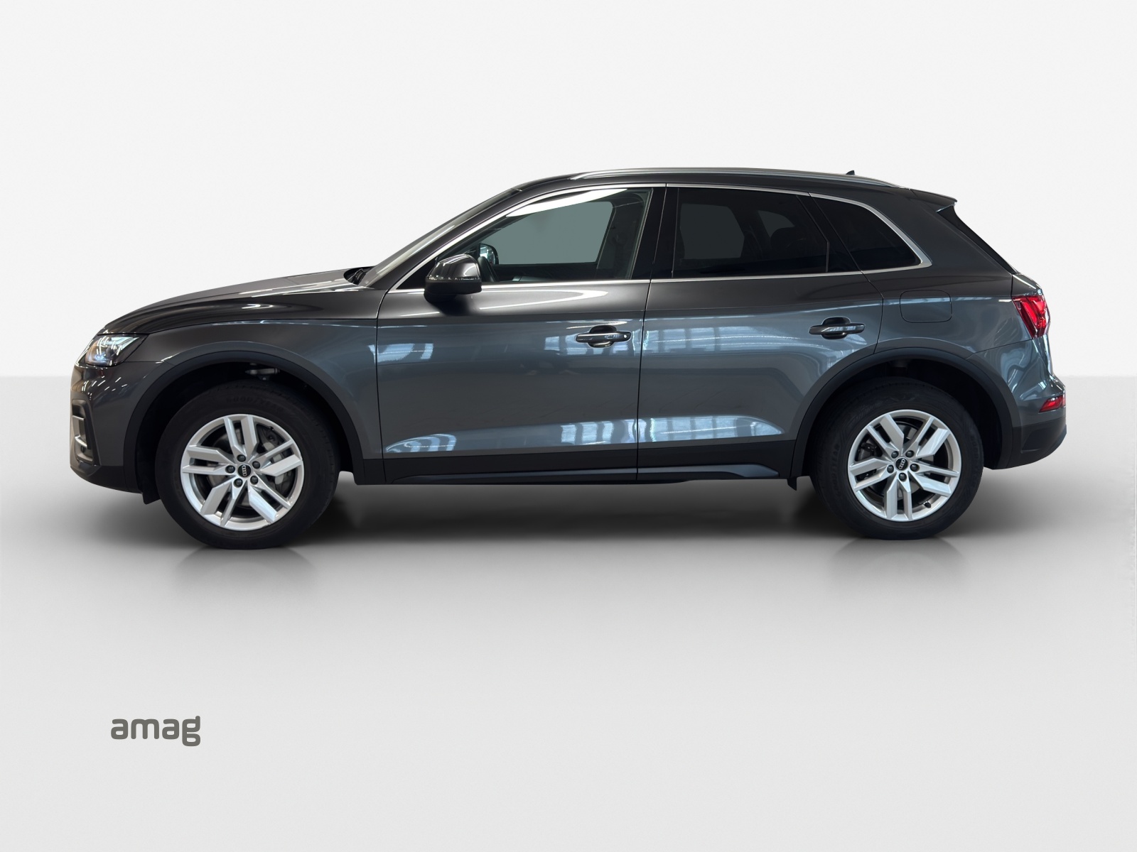 AUDI Q5 50 TFSI e PHEV quattro S-tronic-showroom-element-1