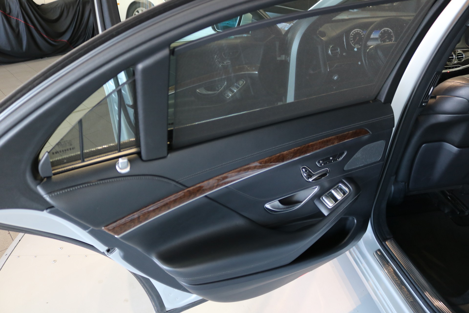 MERCEDES-BENZ S 400 4Matic L 7G-Tronic-image-30