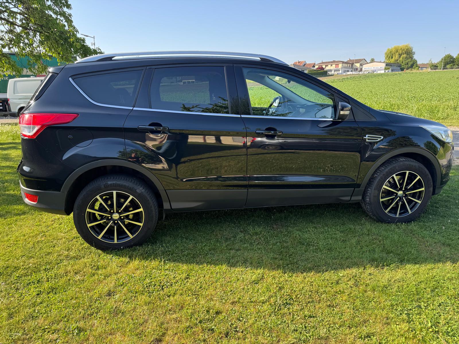 FORD Kuga 2.0 TDCi Carving 4WD-image-4
