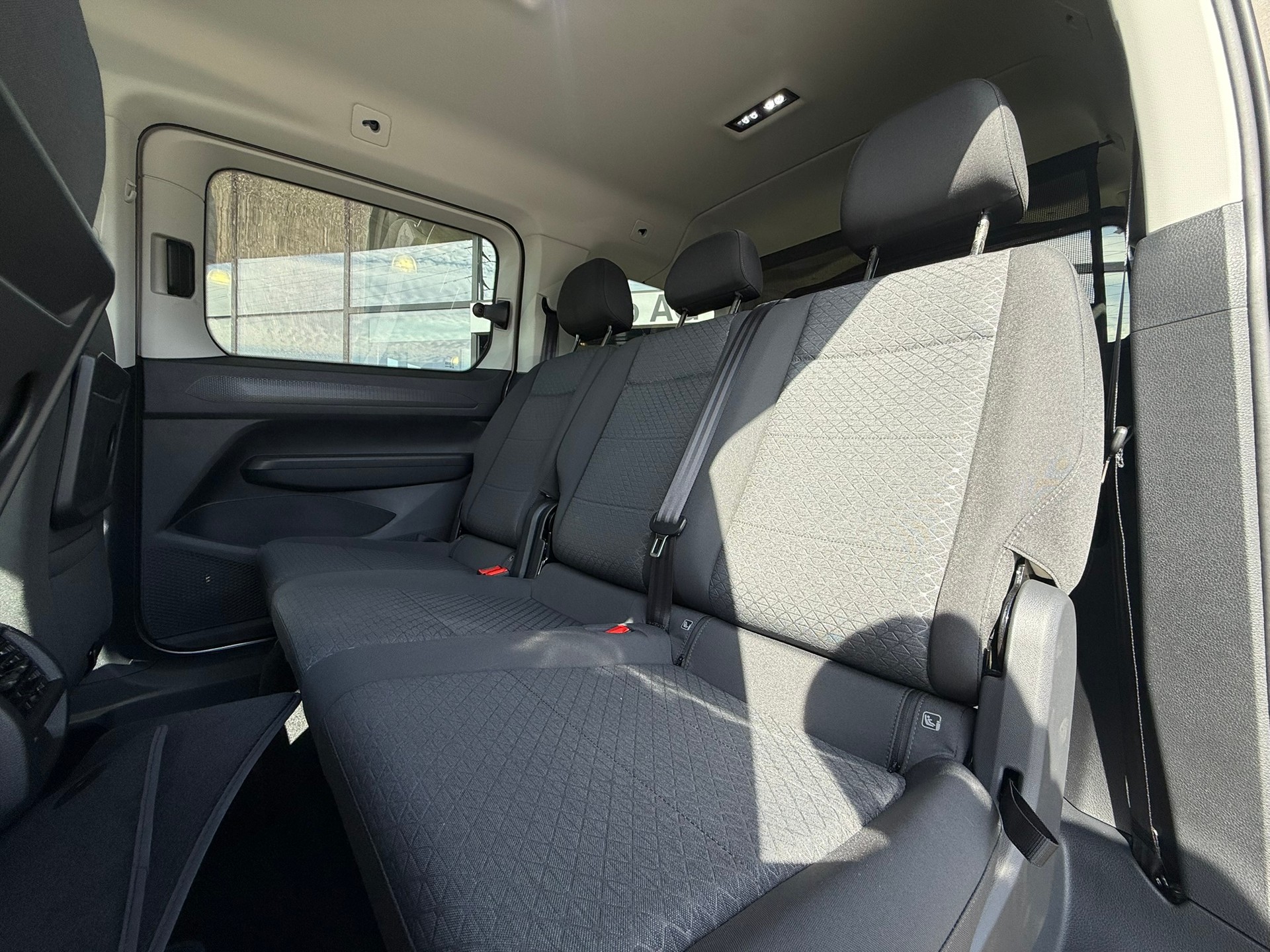 FORD Grand Tourneo Connect 1.5 PHEV Titanium Automat-image-7