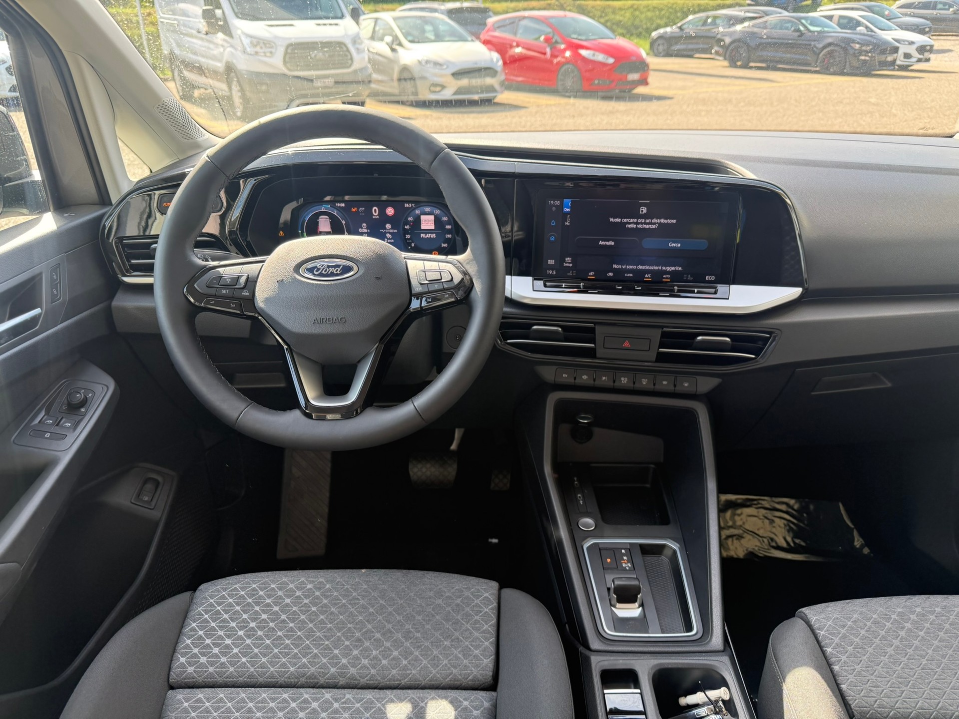 FORD Grand Tourneo Connect 1.5 PHEV Titanium Automat-image-9