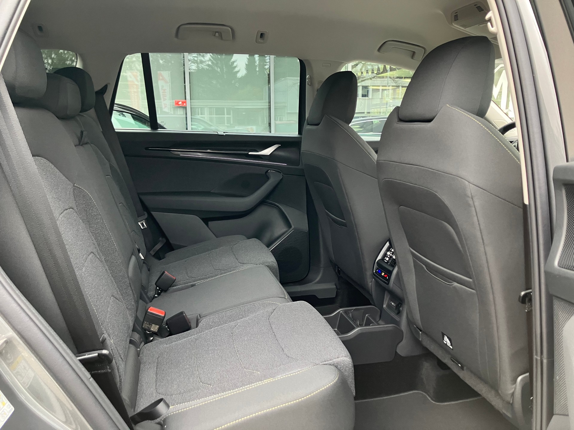 SKODA Kodiaq 2.0 TSI Dynamic 4x4 DSG-image-6