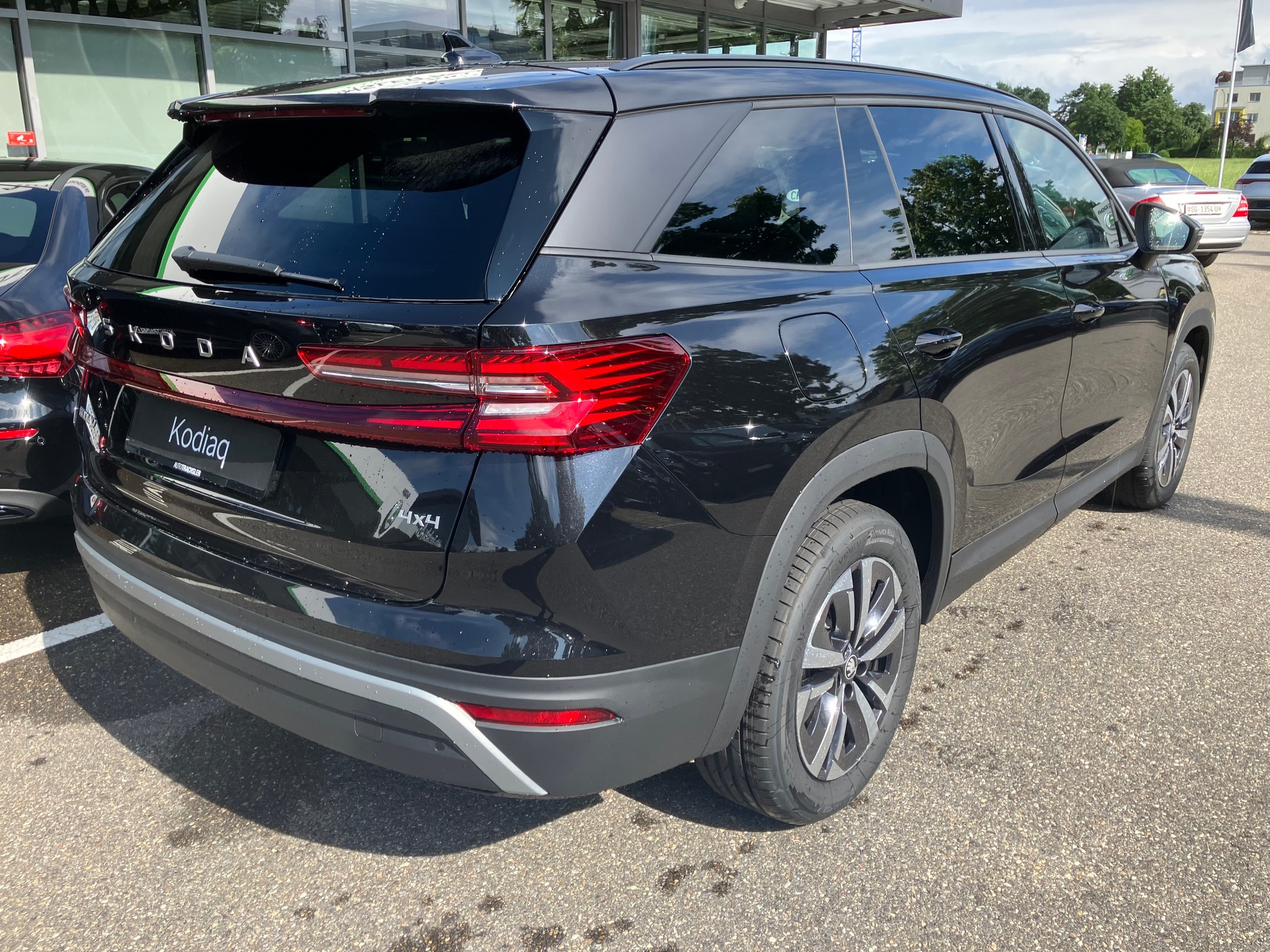 SKODA Kodiaq 2.0 TSI Dynamic 4x4 DSG-image-2