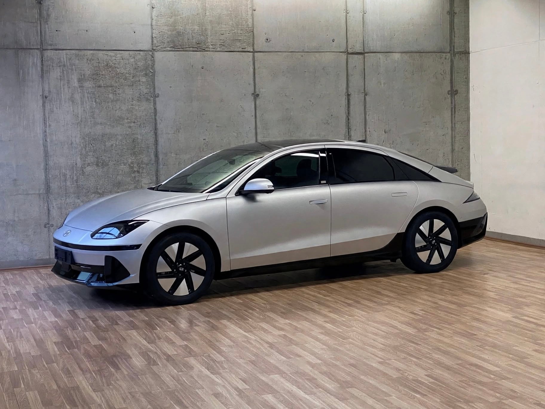 HYUNDAI Ioniq 6 *77kWh*Swiss*Launch Edition*4WD*