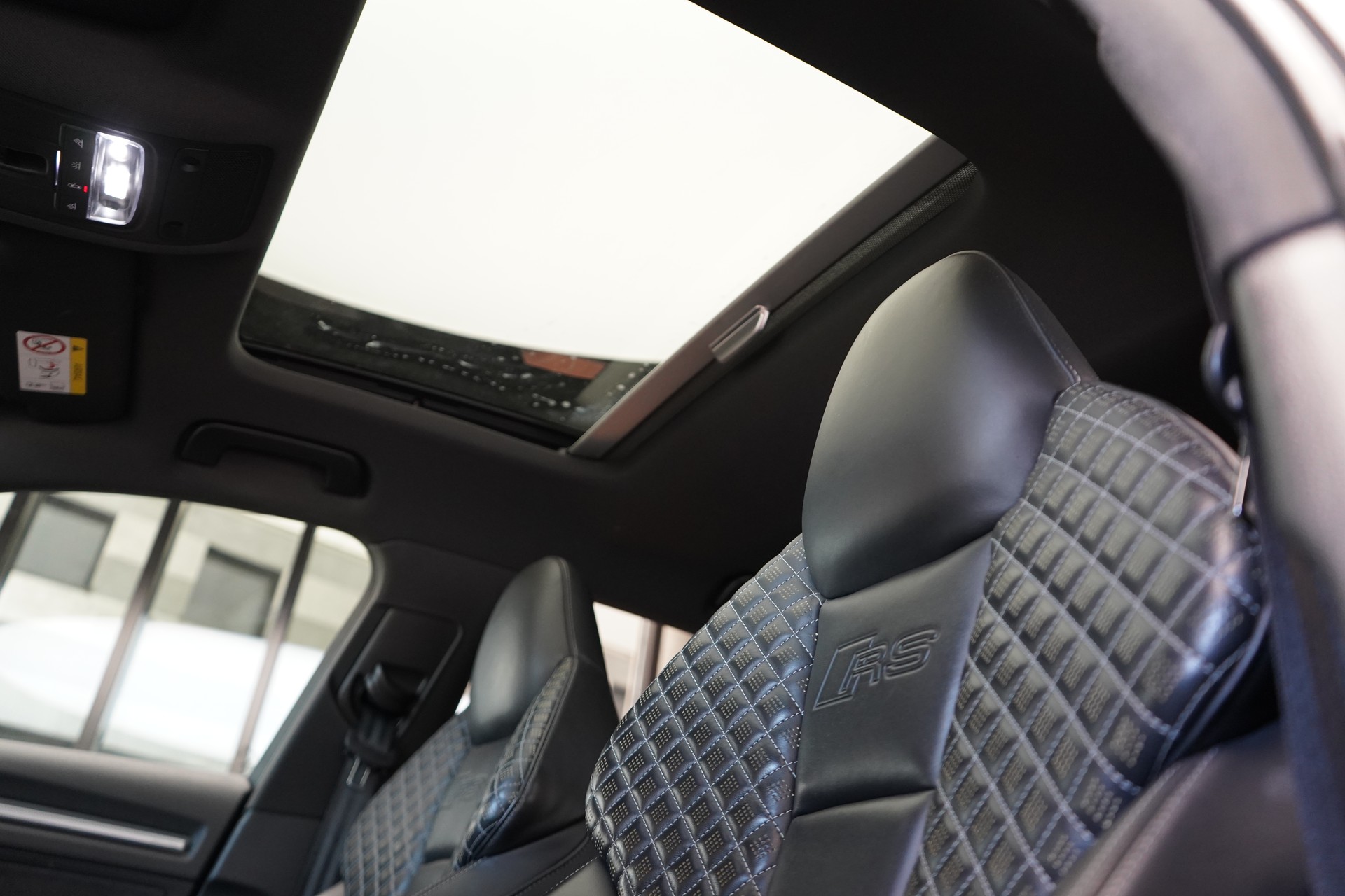 AUDI RS3 Sportback 2.5 TSI quattro APR | KW | Maxton | Pano | Audi Exklusive-image-9