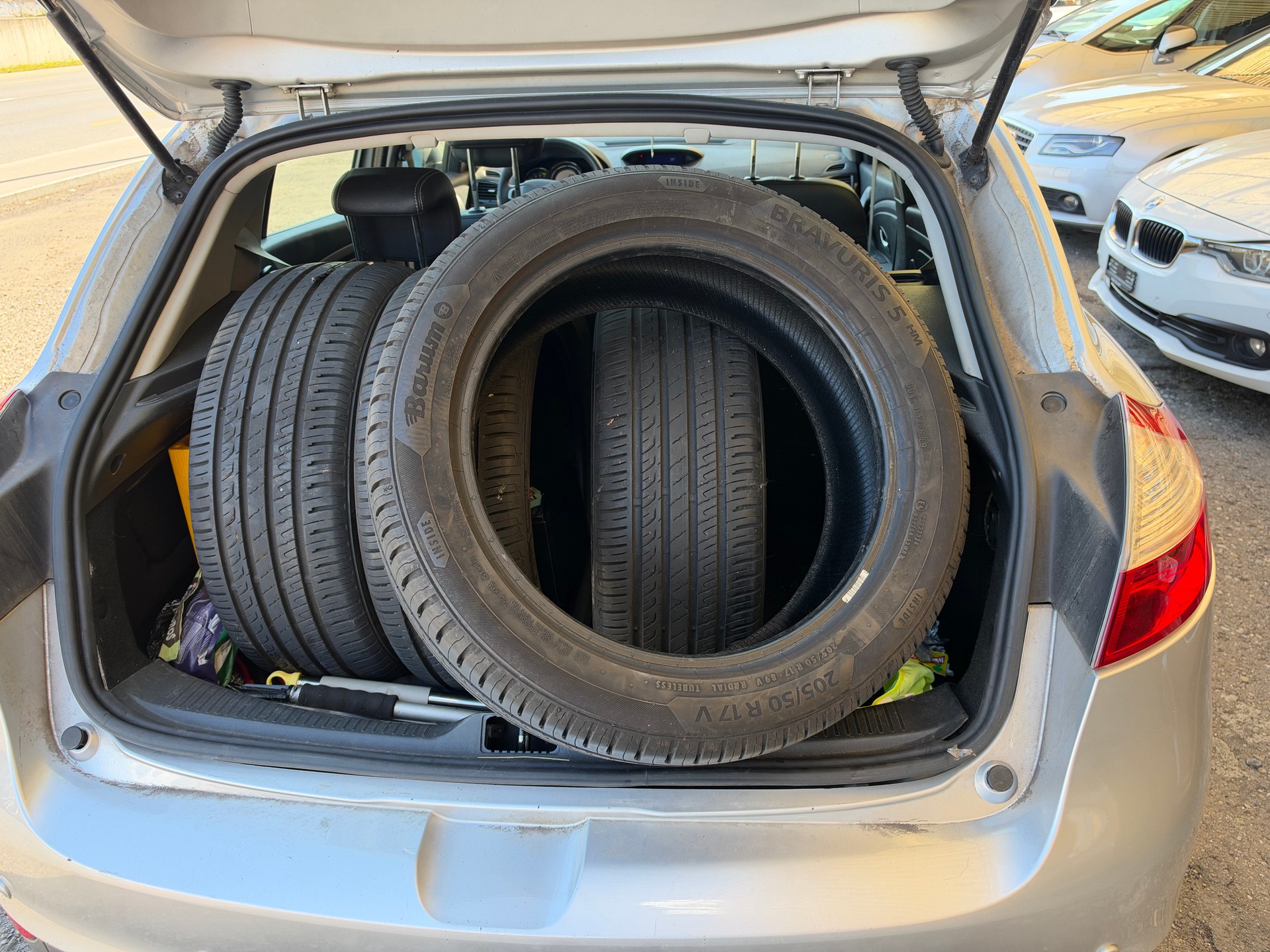 RENAULT Mégane 1.4 16V Turbo Bose-image-12