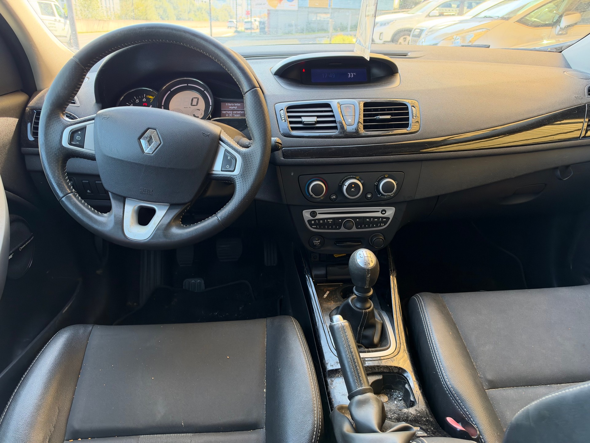 RENAULT Mégane 1.4 16V Turbo Bose-image-13