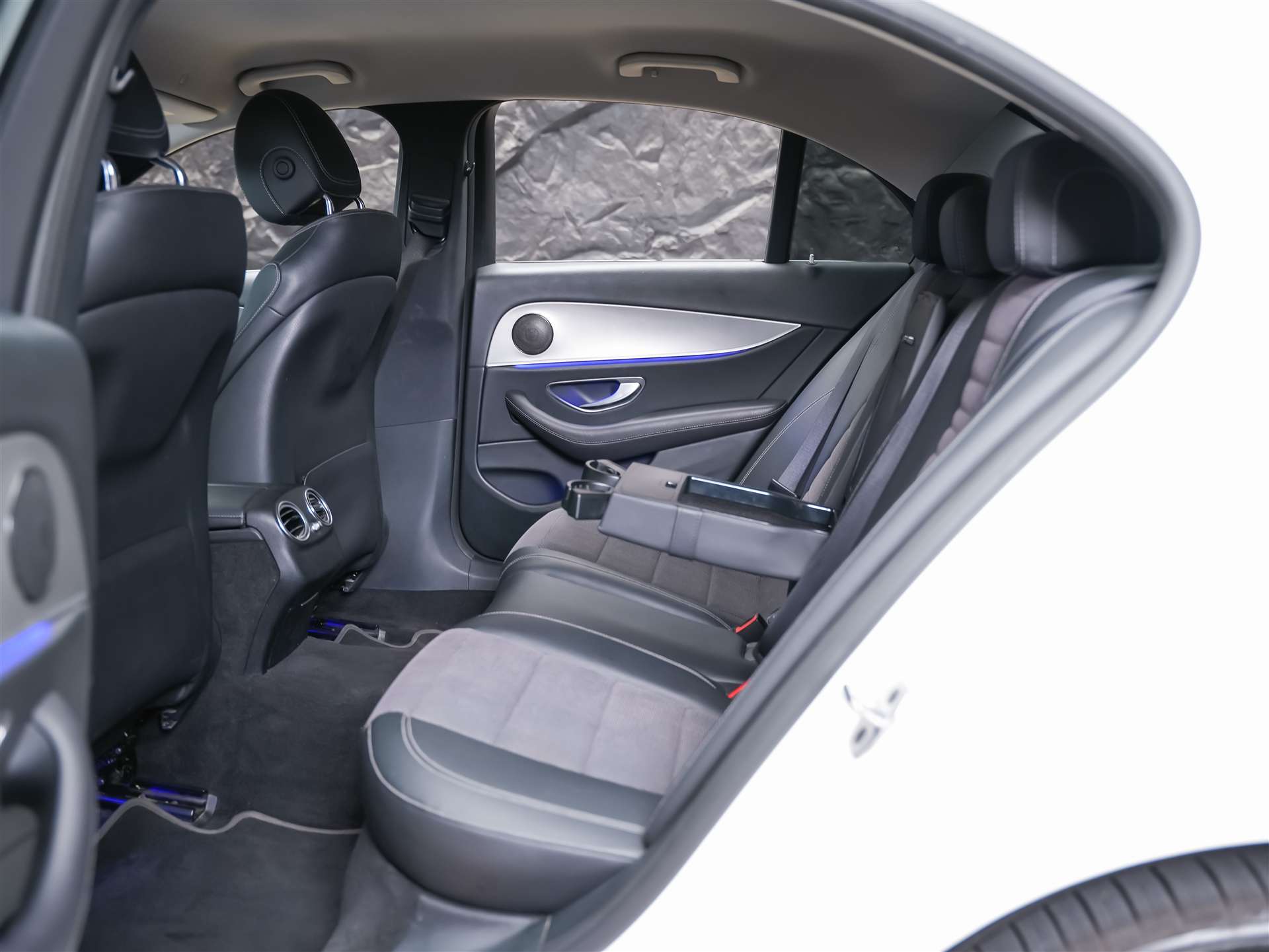 MERCEDES-BENZ E 220 d AMG Line 9G-Tronic *360° Kamera*Assistenten*Ambientebeleuchtung*-image-12
