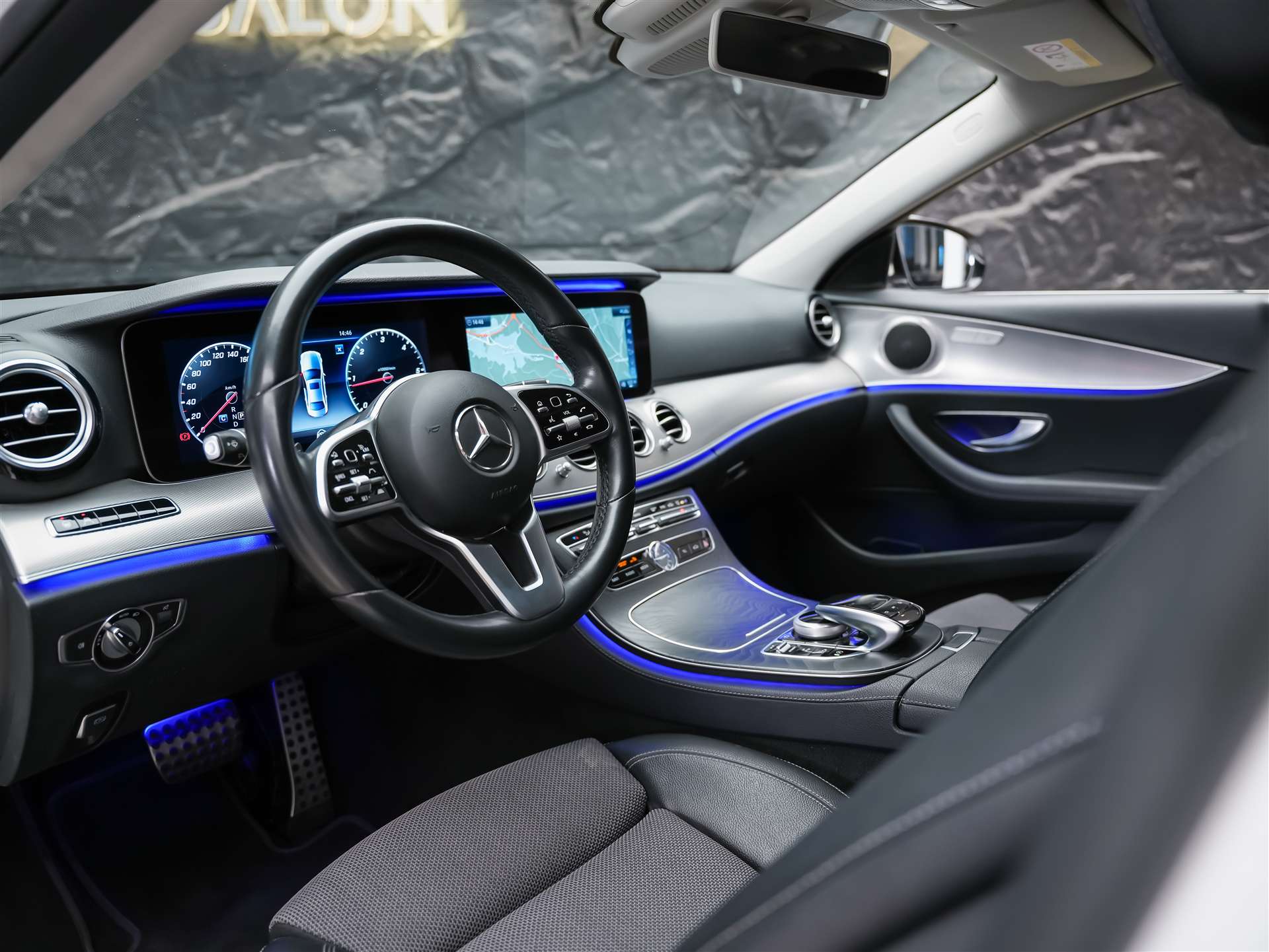 MERCEDES-BENZ E 220 d AMG Line 9G-Tronic *360° Kamera*Assistenten*Ambientebeleuchtung*-image-7