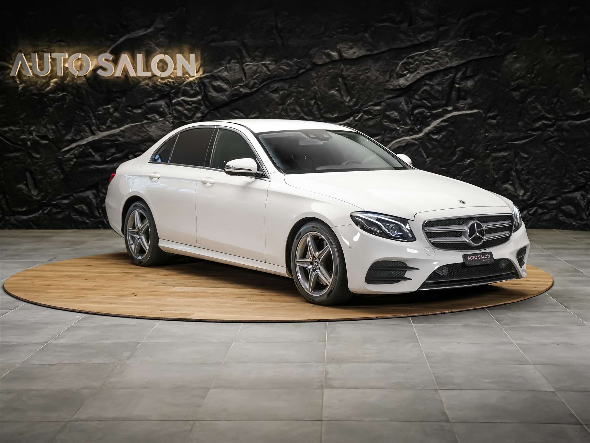 MERCEDES-BENZ E 220 d AMG Line 9G-Tronic *360° Kamera*Assistenten*Ambientebeleuchtung*-image-5