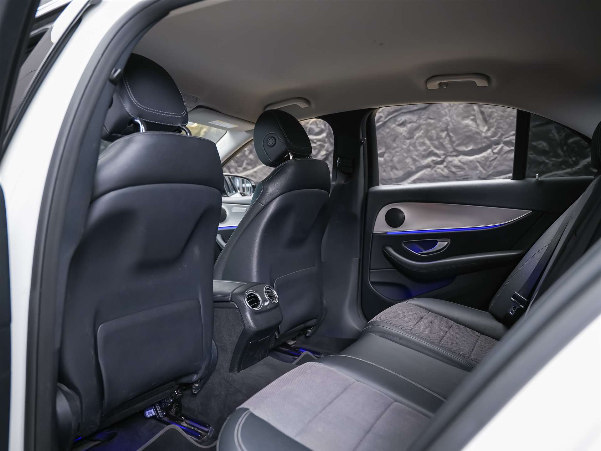 MERCEDES-BENZ E 220 d AMG Line 9G-Tronic *360° Kamera*Assistenten*Ambientebeleuchtung*-image-10