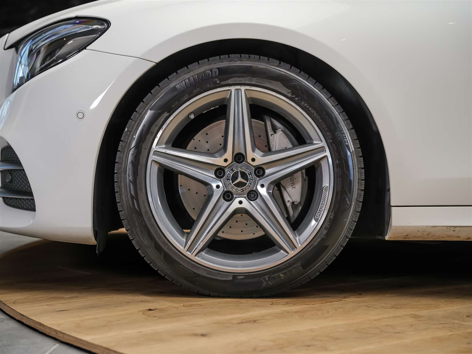 MERCEDES-BENZ E 220 d AMG Line 9G-Tronic *360° Kamera*Assistenten*Ambientebeleuchtung*-image-15