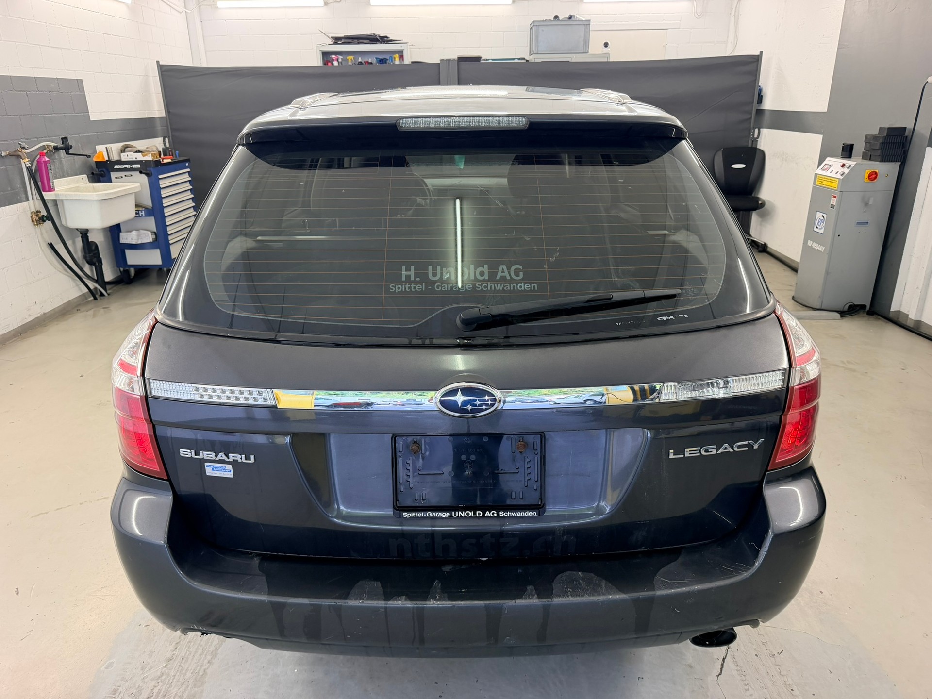 SUBARU Legacy 2.0R AWD Limited-showroom-element-1