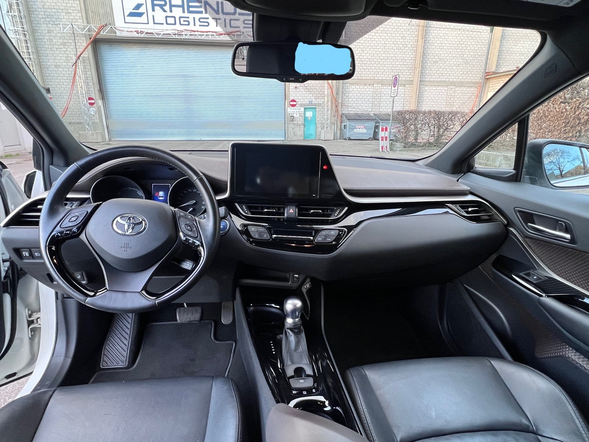 TOYOTA C-HR 1.8 HSD Premium CVT-image-7