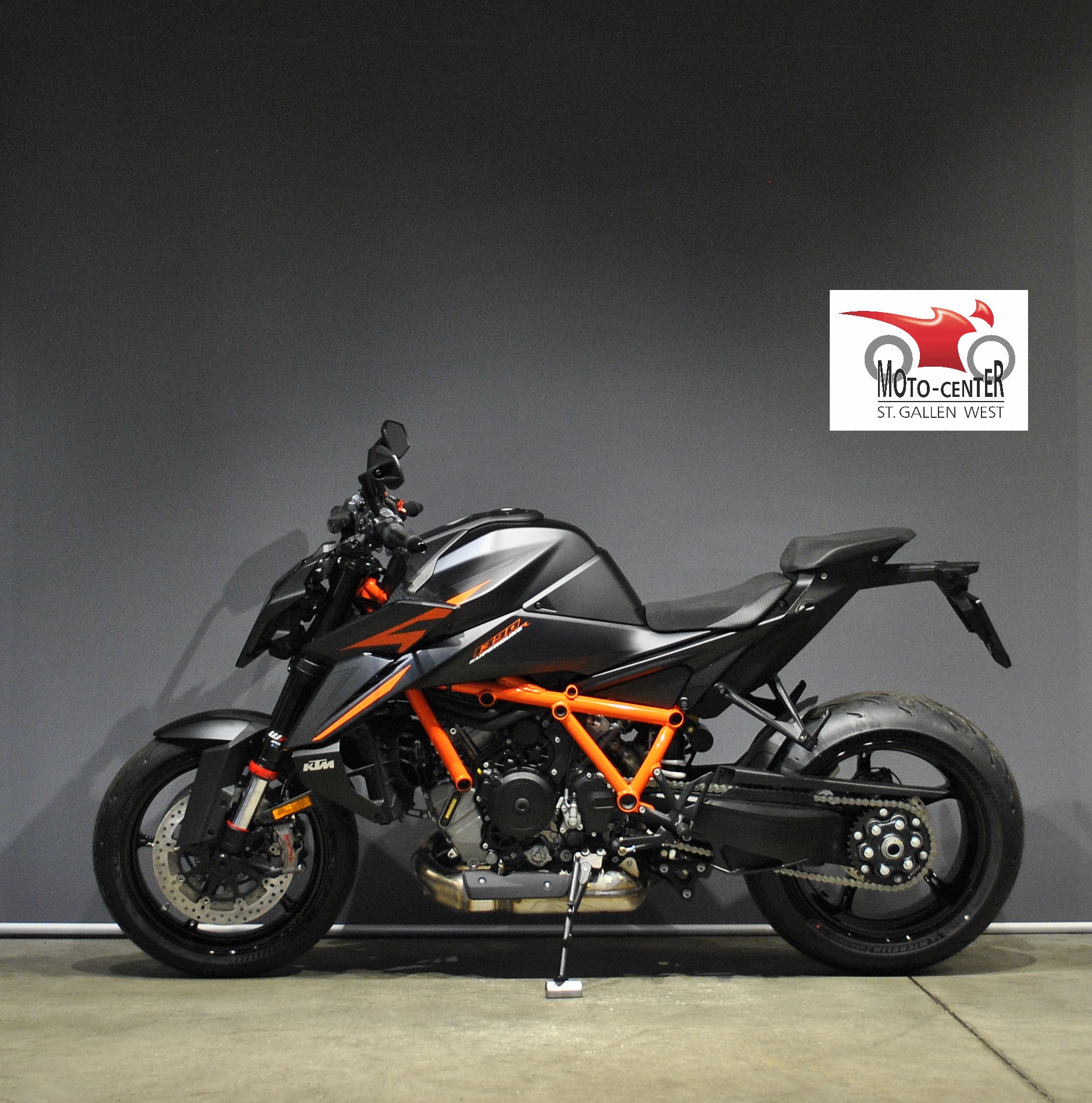 KTM 1390 Superduke R-image-2