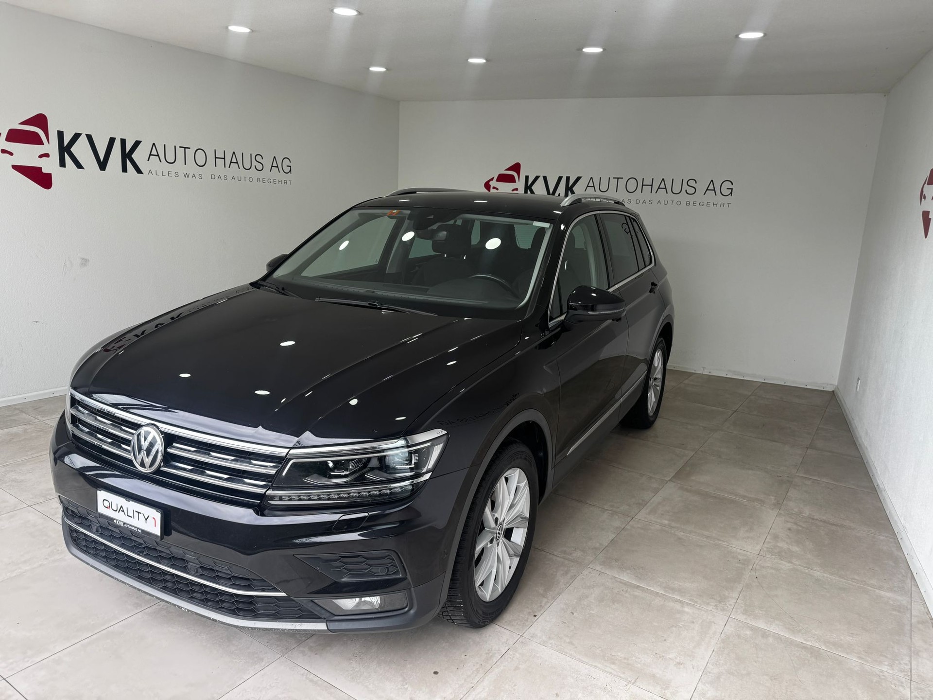 VW Tiguan 2.0TSI Highline 4Motion DSG **8Fachbereift**