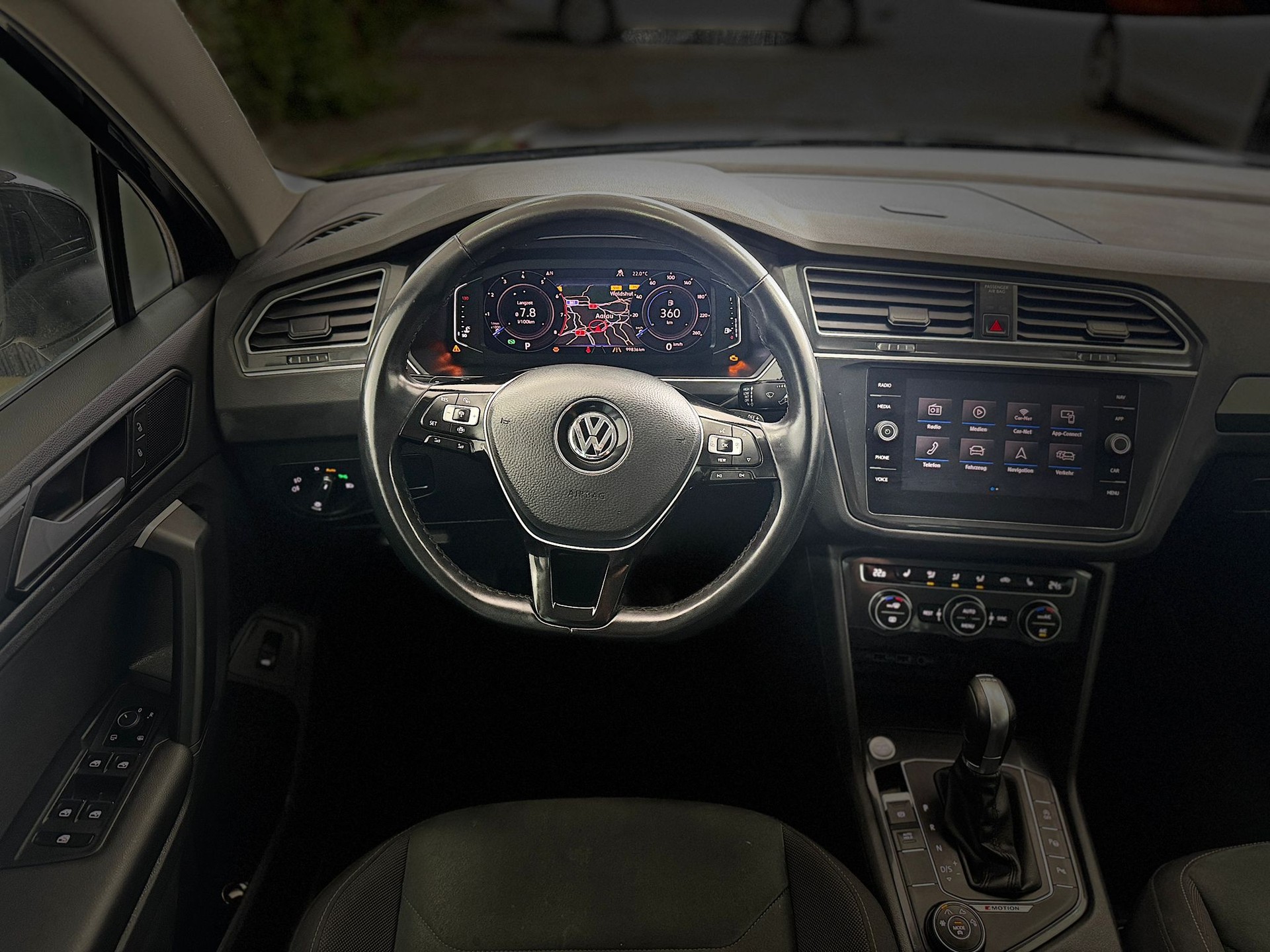 VW Tiguan 2.0TSI Highline 4Motion DSG **8Fachbereift**-image-5