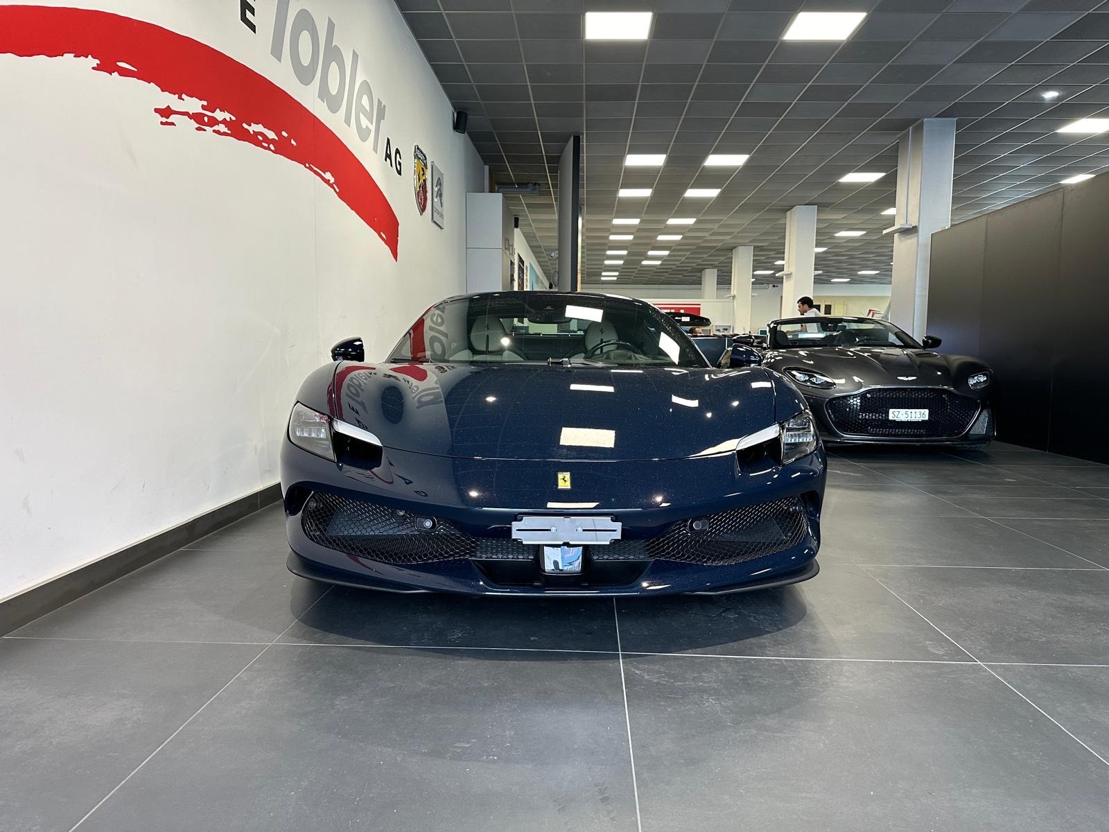 FERRARI 296 GTS-showroom-element-3