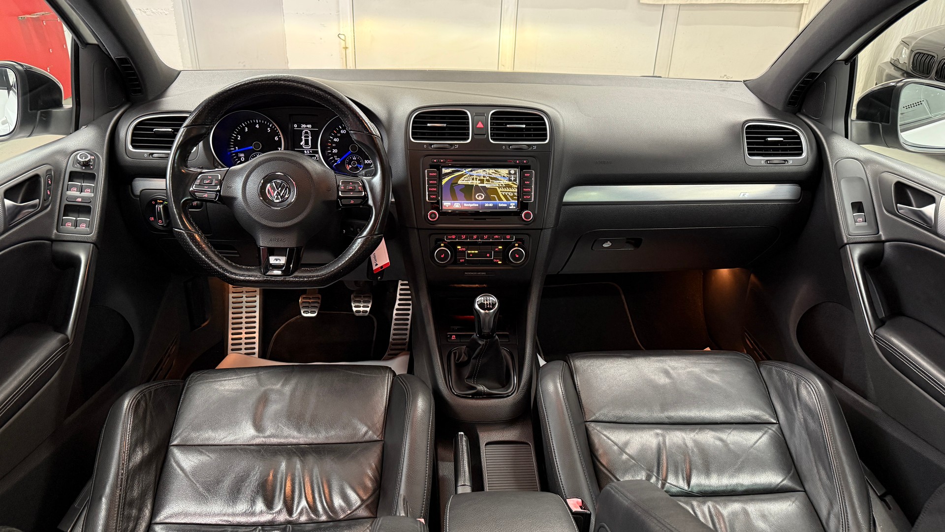 VW Golf 2.0 TSI R Team 4Motion abMFK*Servicegepflegt*8 fach bereift*Leder*Garantie u.v.m-image-21