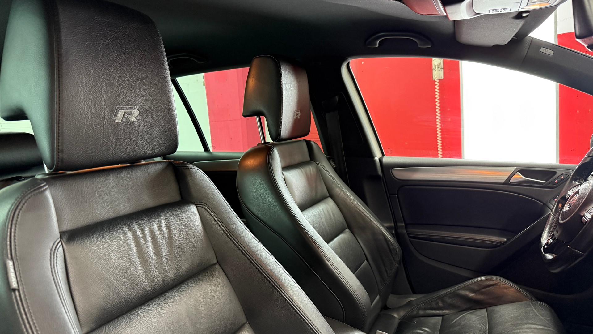VW Golf 2.0 TSI R Team 4Motion abMFK*Servicegepflegt*8 fach bereift*Leder*Garantie u.v.m-image-19