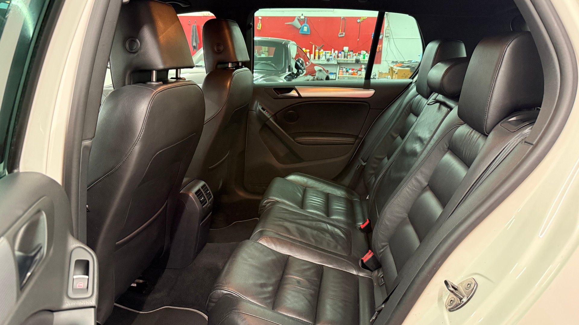 VW Golf 2.0 TSI R Team 4Motion abMFK*Servicegepflegt*8 fach bereift*Leder*Garantie u.v.m-image-12