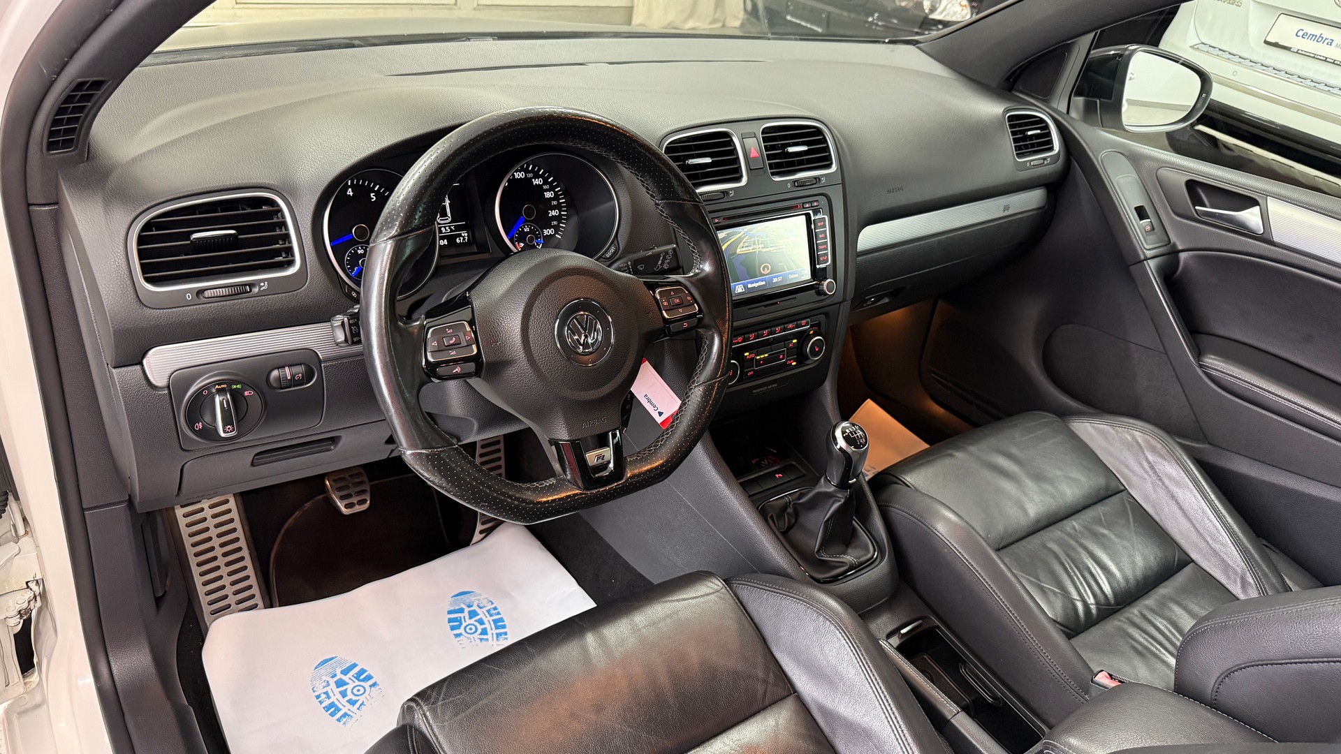 VW Golf 2.0 TSI R Team 4Motion abMFK*Servicegepflegt*8 fach bereift*Leder*Garantie u.v.m-image-18