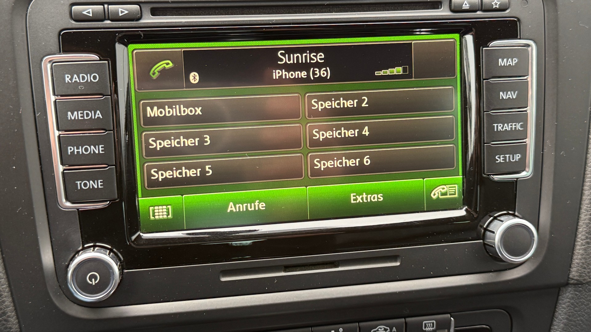 VW Golf 2.0 TSI R Team 4Motion abMFK*Servicegepflegt*8 fach bereift*Leder*Garantie u.v.m-image-17