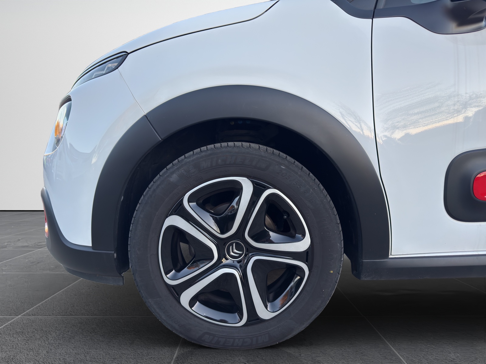 CITROEN C3 1.2i PureTech Swiss Edition EAT6-image-15