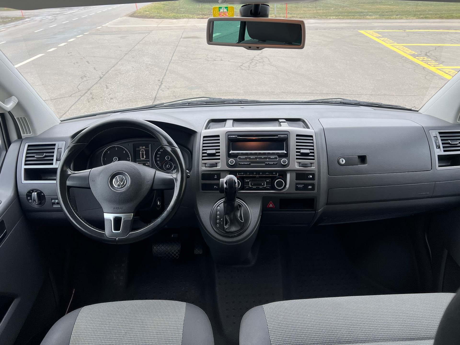 VW T5 Caravelle Trendline 2.0 TDI CR 4Motion DSG-image-8