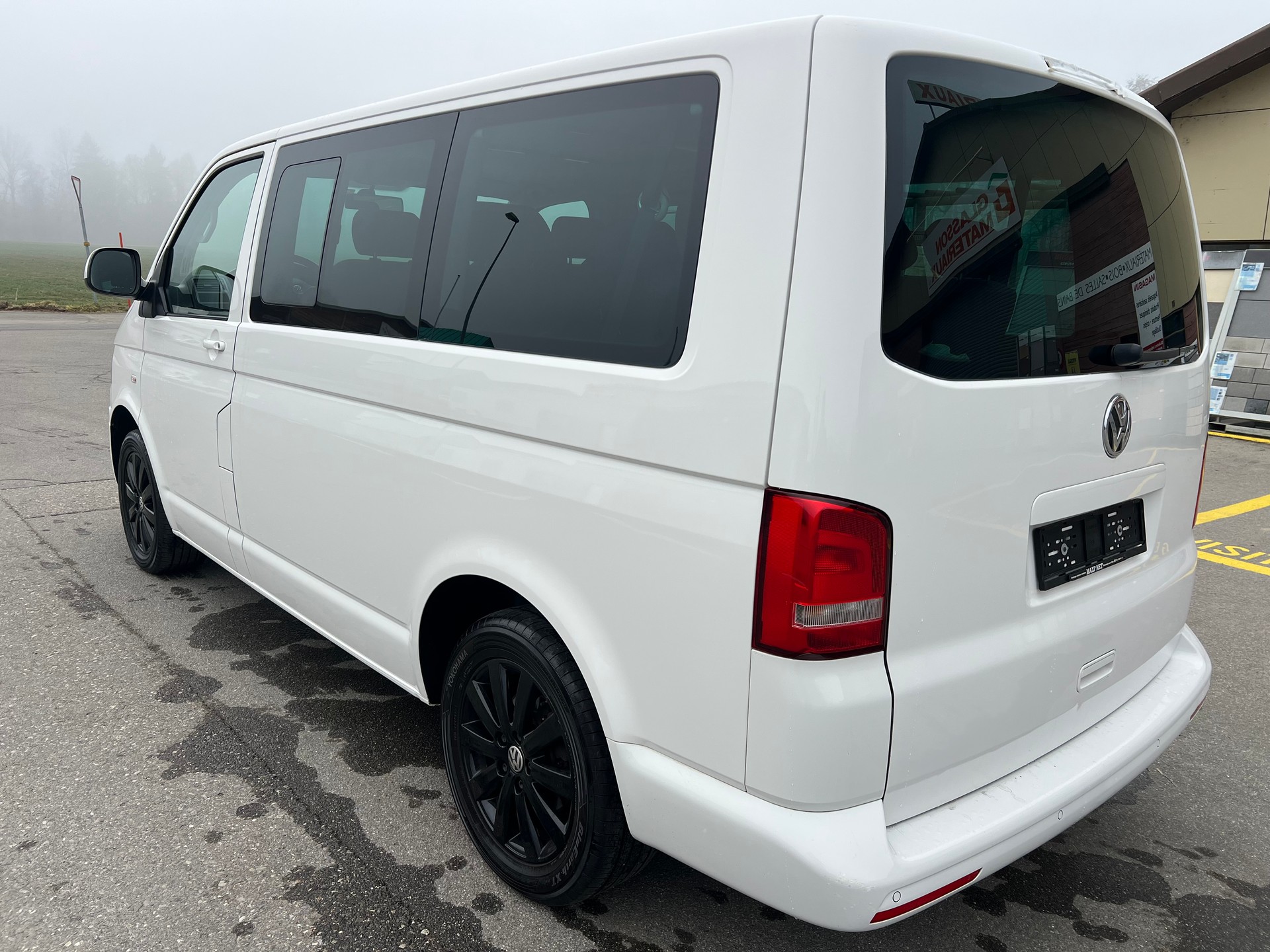 VW T5 Caravelle Trendline 2.0 TDI CR 4Motion DSG-image-1
