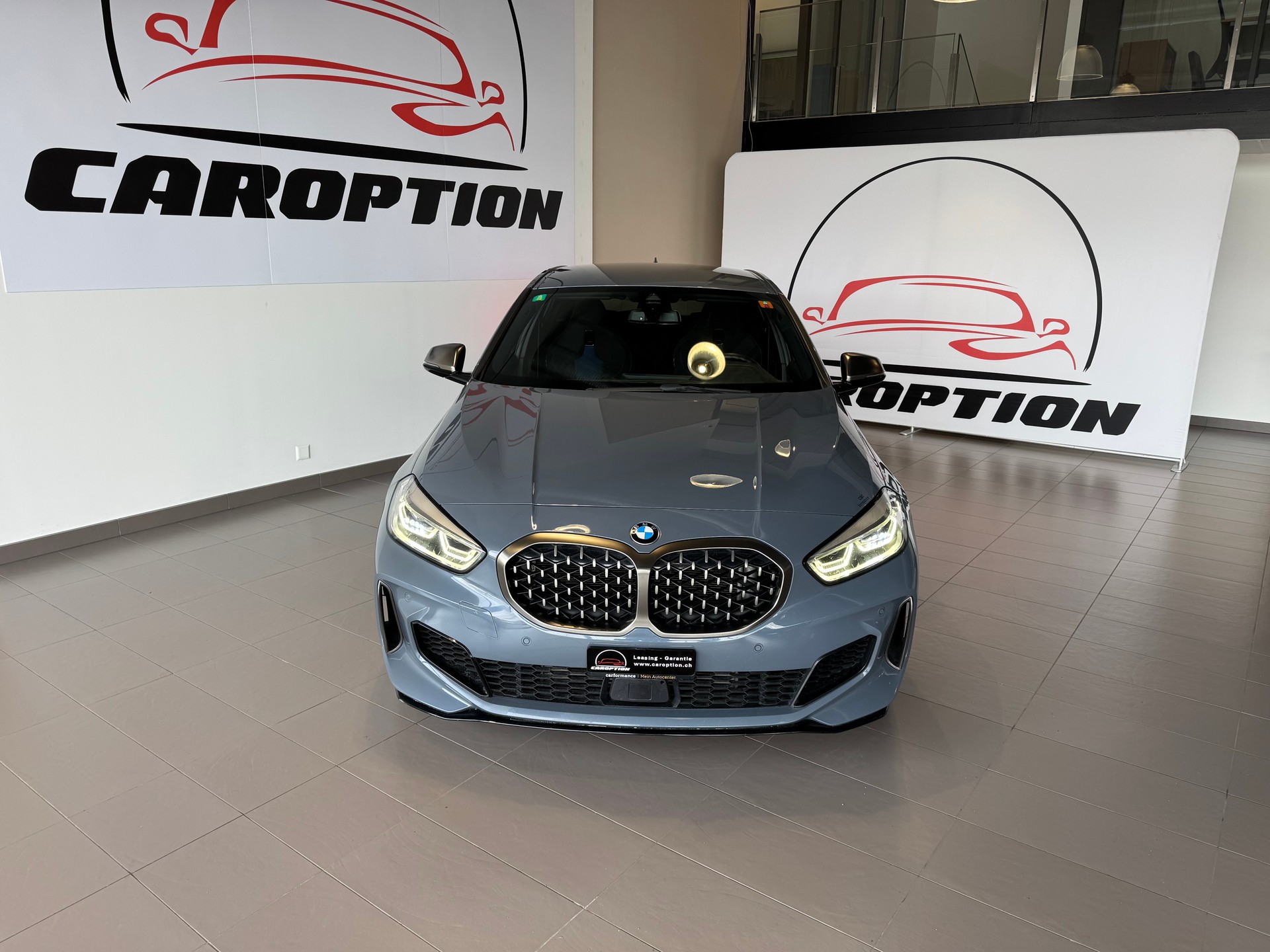 BMW M135i xDrive Steptronic-image-7
