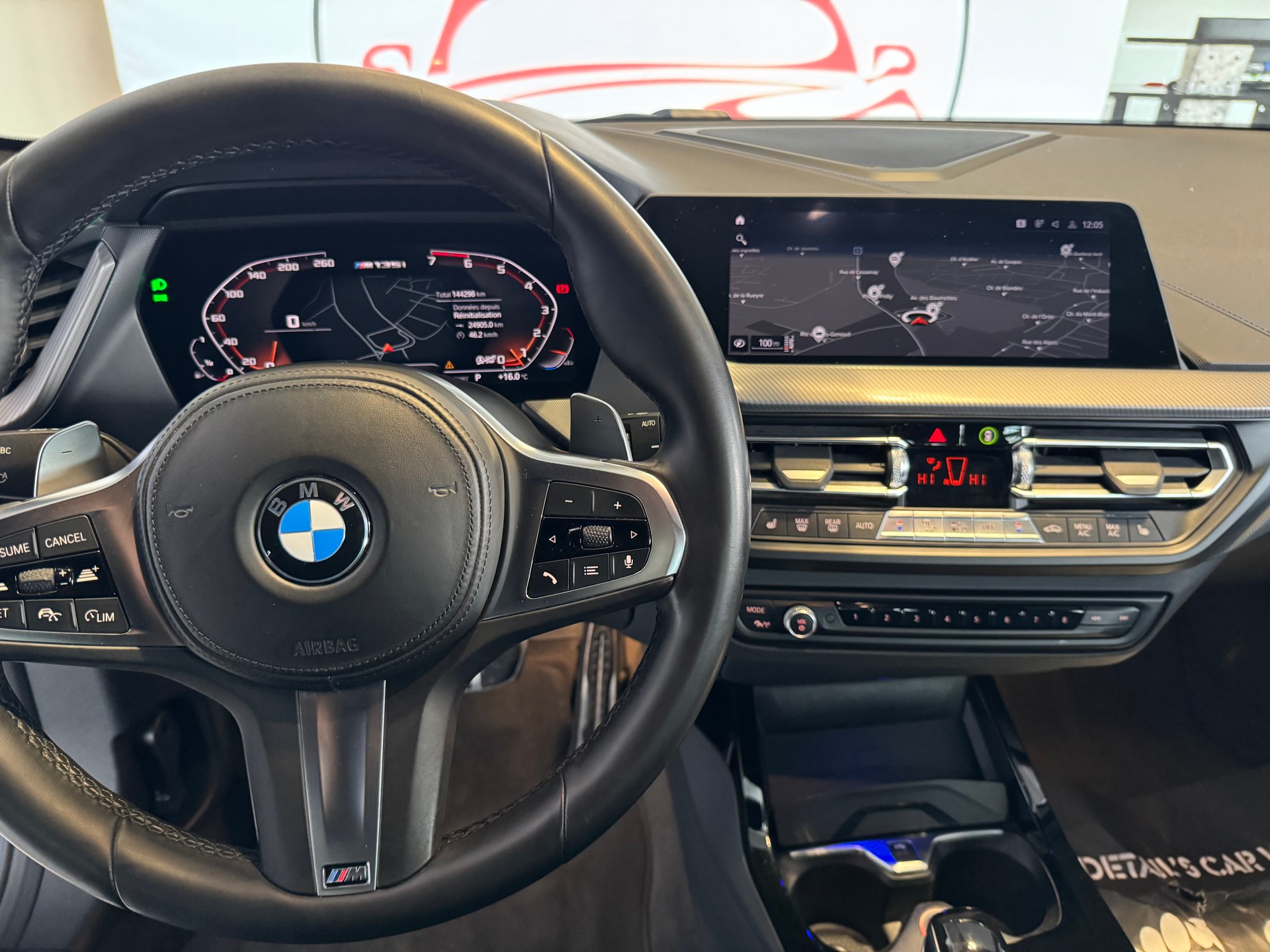 BMW M135i xDrive Steptronic-image-24
