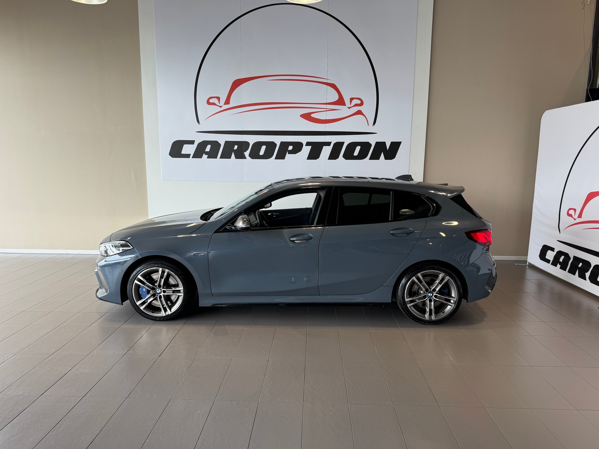 BMW M135i xDrive Steptronic-image-8