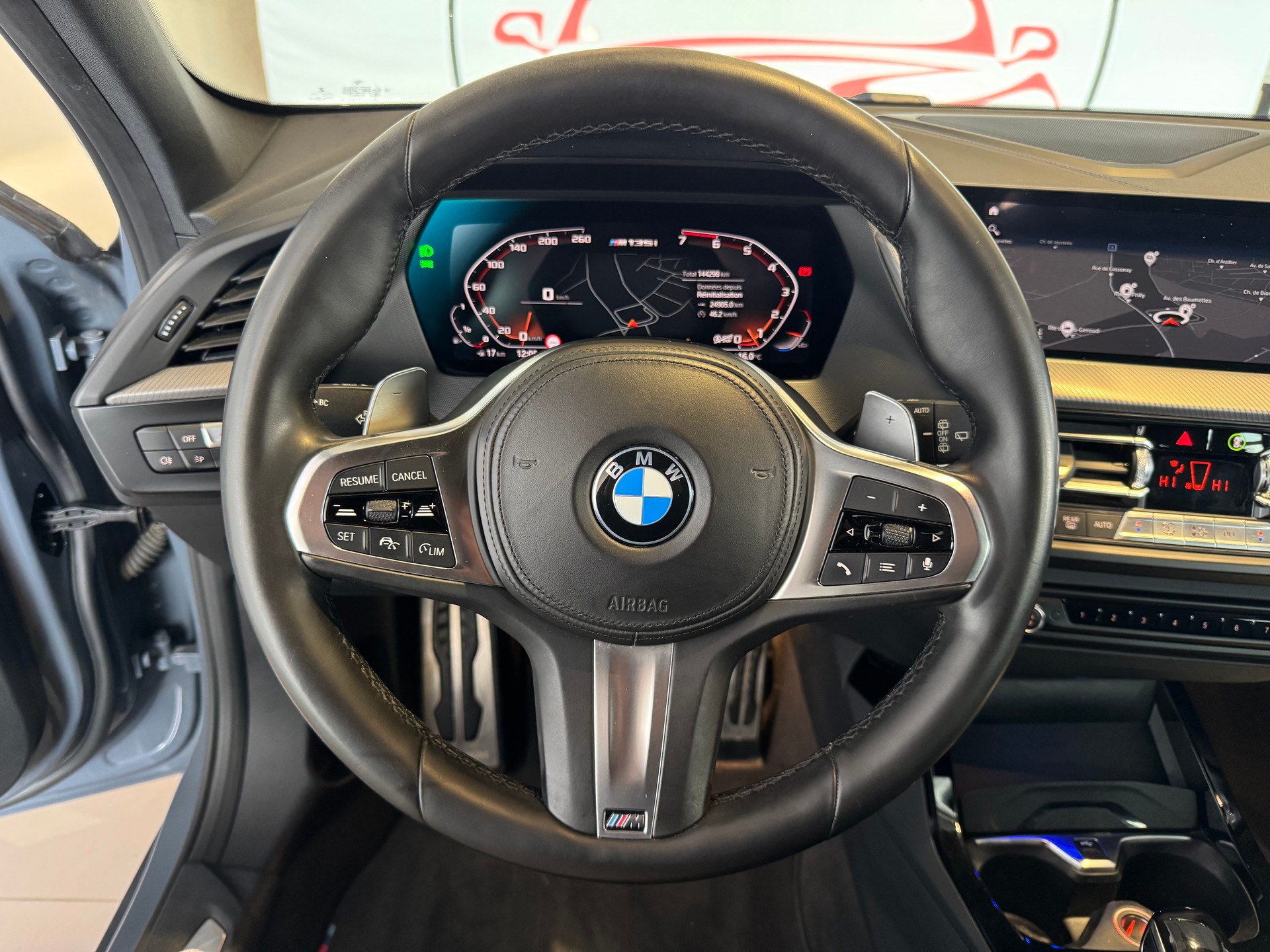 BMW M135i xDrive Steptronic-image-22