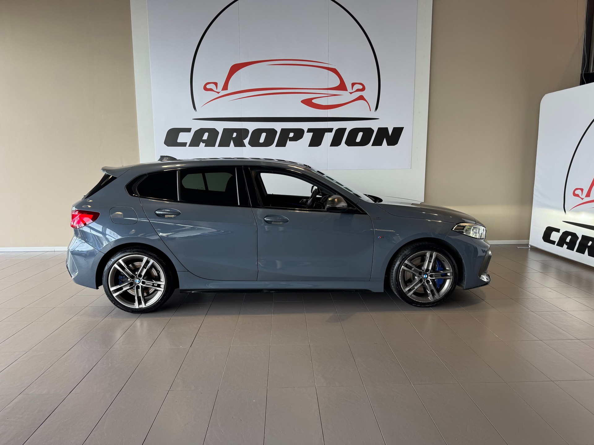 BMW M135i xDrive Steptronic-image-9